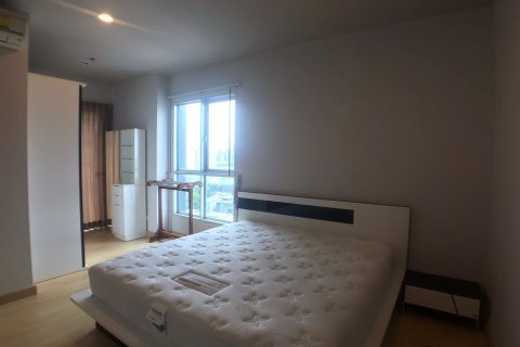 Condominio de 2 dormitorios en Khlong San, Bangkok, Tailandia № 158267 - foto 8
