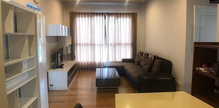 Condominio de 2 dormitorios en Khlong San, Bangkok, Tailandia № 158267