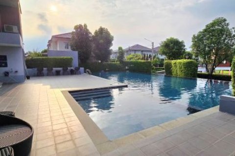 Casa de 3 dormitorios en Pak Kret, Tailandia № 169014 - foto 13
