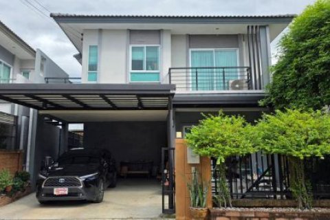 Casa de 3 dormitorios en Pak Kret, Tailandia № 169014