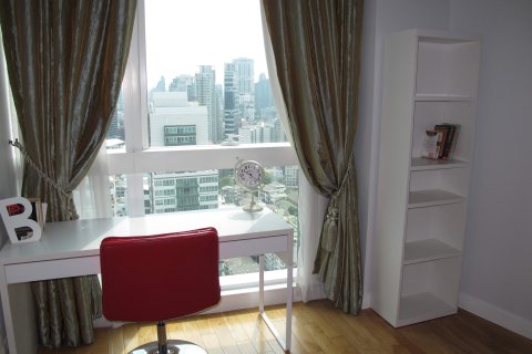 Condominio de 2 dormitorios en Watthana, Bangkok, Tailandia № 200606 - foto 14