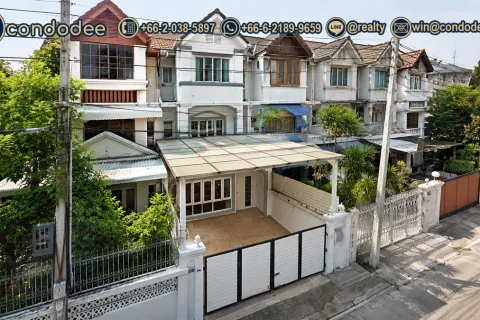 Townhouse in Watthana, Bangkok, Thailand 4 bedrooms № 200604