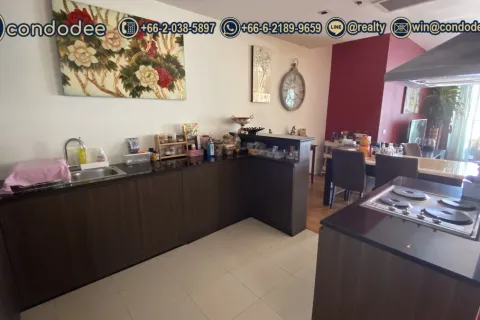 Condo in Watthana, Bangkok, Thailand, 2 bedrooms  № 200603
