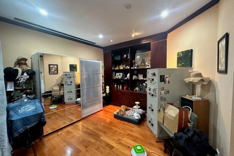 Condominio de 3 dormitorios en Bangkok, Tailandia № 70954 - foto 15