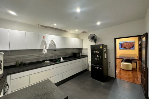 Condominio de 3 dormitorios en Bangkok, Tailandia № 70954 - foto 12