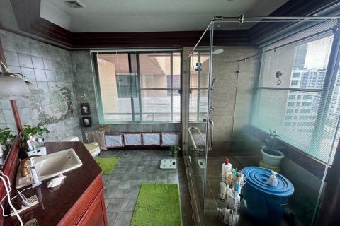 Condominio de 3 dormitorios en Bangkok, Tailandia № 70954 - foto 18