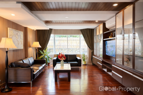 Casa de 5 dormitorios en Pong, Tailandia № 70944 - foto 11