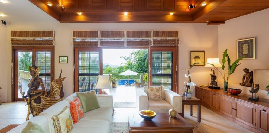 Villa in Phuket, Thailand 4 Schlafzimmer № 133654