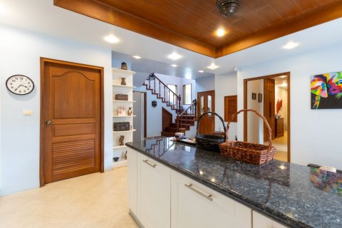 Villa in Phuket, Thailand 4 Schlafzimmer № 133654 - Foto 5