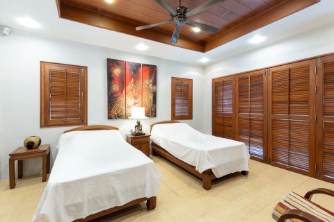 Villa in Phuket, Thailand 4 Schlafzimmer № 133654 - Foto 20