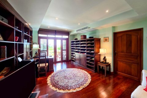 Villa in Phuket, Thailand 4 Schlafzimmer № 133654 - Foto 24