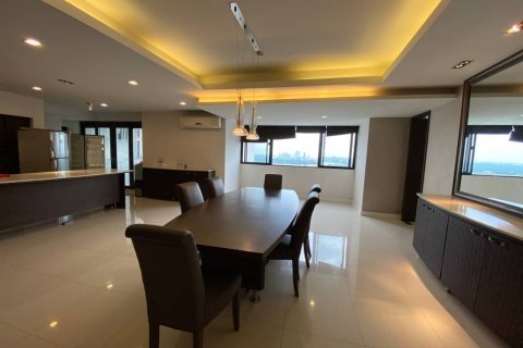 Ático de 5 dormitorios en Watthana, Bangkok, Tailandia № 133657 - foto 3