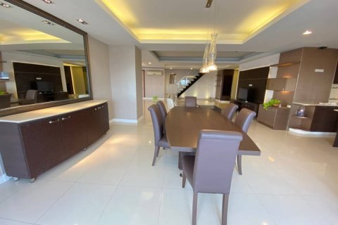 Ático de 5 dormitorios en Watthana, Bangkok, Tailandia № 133657 - foto 2