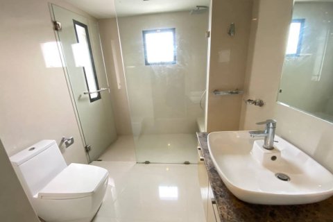 Ático de 5 dormitorios en Watthana, Bangkok, Tailandia № 133657 - foto 12