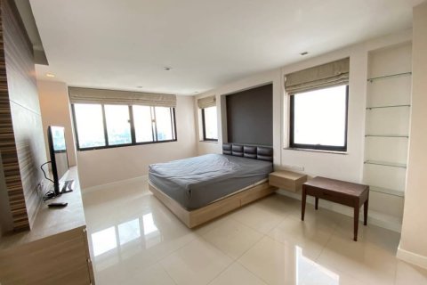 Ático de 5 dormitorios en Watthana, Bangkok, Tailandia № 133657 - foto 16