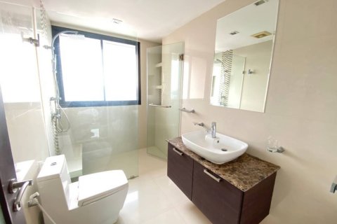 Ático de 5 dormitorios en Watthana, Bangkok, Tailandia № 133657 - foto 15