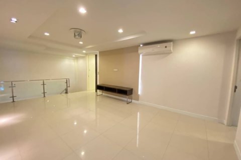 Ático de 5 dormitorios en Watthana, Bangkok, Tailandia № 133657 - foto 6