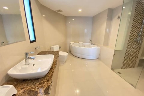 Ático de 5 dormitorios en Watthana, Bangkok, Tailandia № 133657 - foto 14