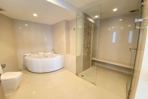 Ático de 5 dormitorios en Watthana, Bangkok, Tailandia № 133657 - foto 9