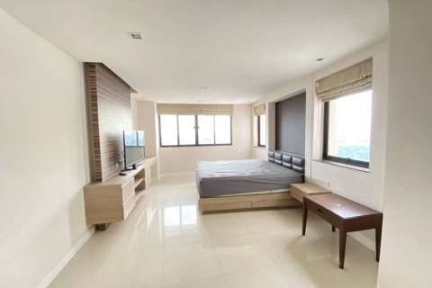 Ático de 5 dormitorios en Watthana, Bangkok, Tailandia № 133657 - foto 8