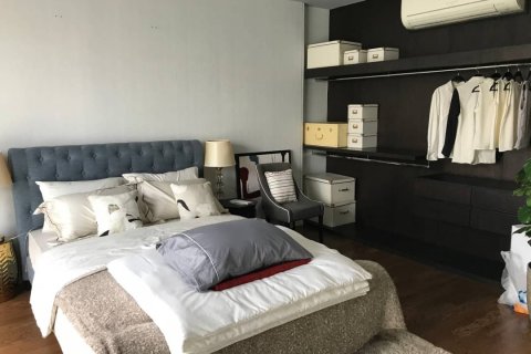 Adosado de 3 dormitorios en Bangkok, Tailandia № 133660 - foto 11