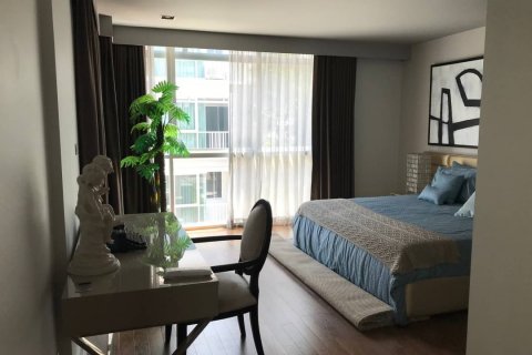 Adosado de 3 dormitorios en Bangkok, Tailandia № 133660 - foto 8