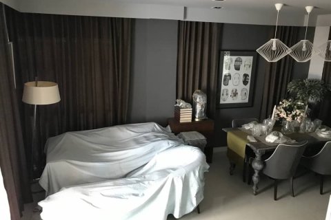 Adosado de 3 dormitorios en Bangkok, Tailandia № 133660 - foto 12