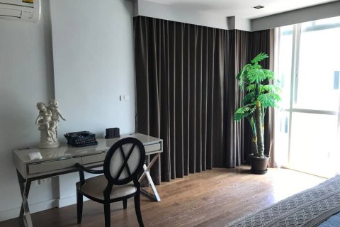 Adosado de 3 dormitorios en Bangkok, Tailandia № 133660 - foto 9