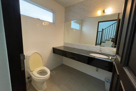 Chalet de 4 dormitorios en Bang Bon, Bangkok, Tailandia № 133658 - foto 11