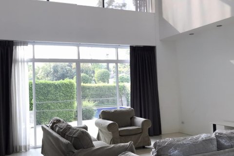 Chalet de 4 dormitorios en Bang Bon, Bangkok, Tailandia № 133658 - foto 2