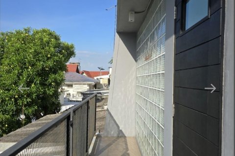 Adosado de 3 dormitorios en Watthana, Bangkok, Tailandia № 133656 - foto 17