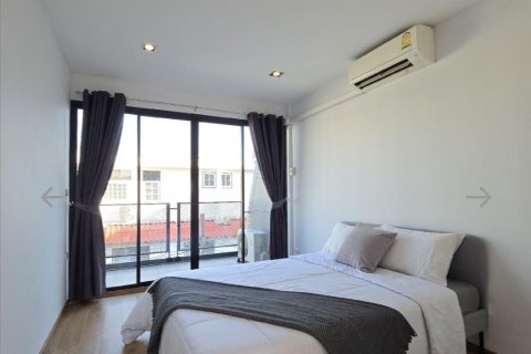 Adosado de 3 dormitorios en Watthana, Bangkok, Tailandia № 133656 - foto 14