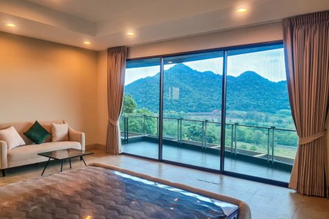 Condominio de 3 dormitorios en Nakhon Ratchasima, Tailandia № 133659 - foto 11
