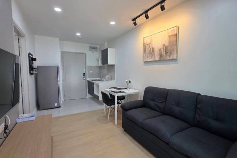 Apartamento de 2 habitaciones en Pattaya, Tailandia № 163825 - foto 2