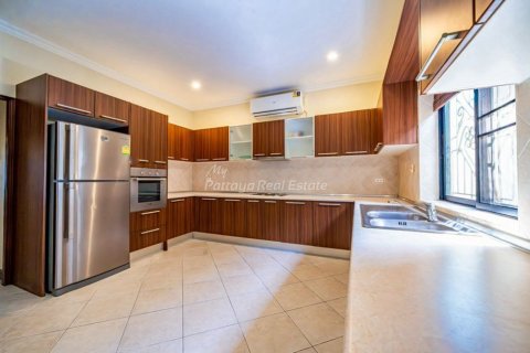 Casa de 3 dormitorios en Pattaya, Tailandia № 163819 - foto 9
