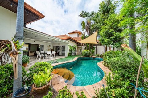 House in Pattaya, Thailand 3 bedrooms № 163819