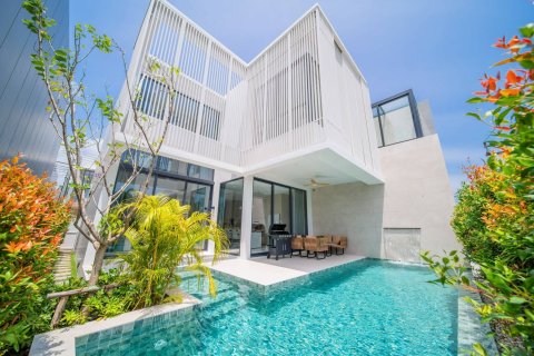 Chalet de 4 dormitorios en Chalong, Tailandia № 165879 - foto 20