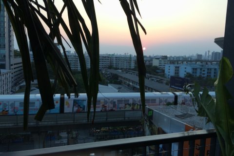 Condominio de 2 dormitorios en Khlong Toei, Bangkok, Tailandia № 137062 - foto 4