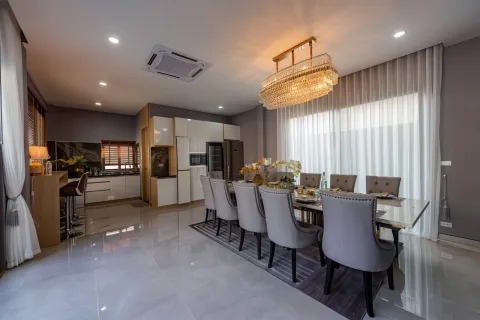 Casa de 4 dormitorios en Pattaya, Tailandia № 155678 - foto 10
