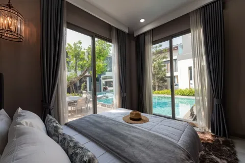 Casa de 4 dormitorios en Pattaya, Tailandia № 155678 - foto 11