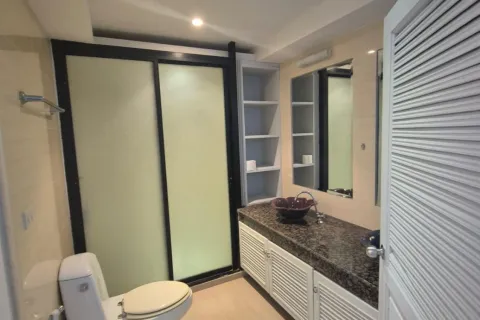 Casa de 8 dormitorios en Pattaya, Tailandia № 155674 - foto 16