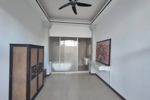 Casa de 8 dormitorios en Pattaya, Tailandia № 155674 - foto 9