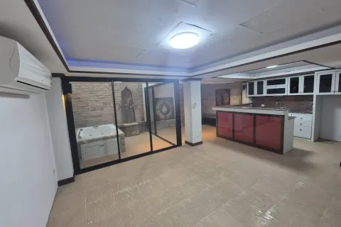 Casa de 8 dormitorios en Pattaya, Tailandia № 155674 - foto 3