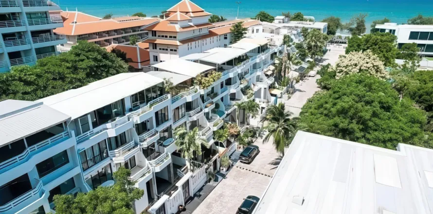 Casa de 8 dormitorios en Pattaya, Tailandia № 155674