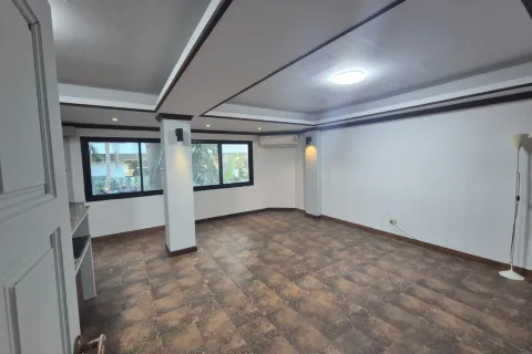 Casa de 8 dormitorios en Pattaya, Tailandia № 155674 - foto 7