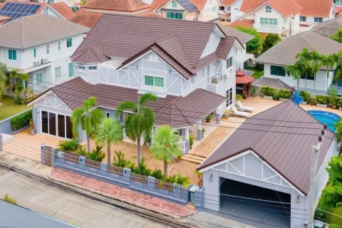 Casa de 5 dormitorios en Pattaya, Tailandia № 155679 - foto 16