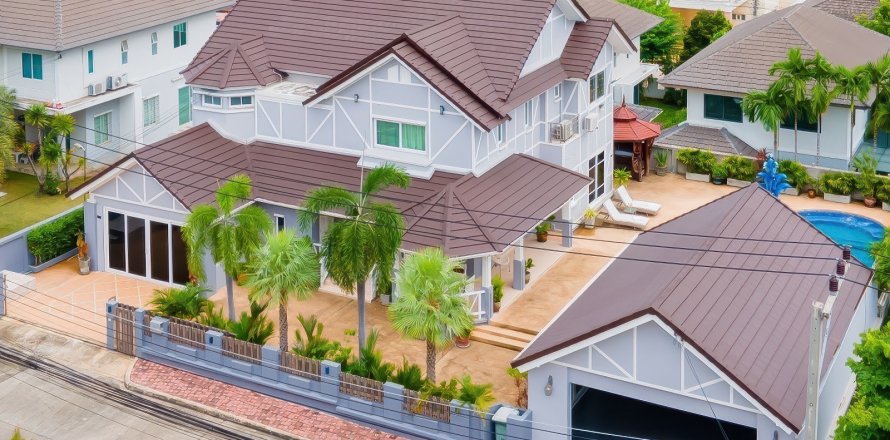 Casa de 5 dormitorios en Pattaya, Tailandia № 155679