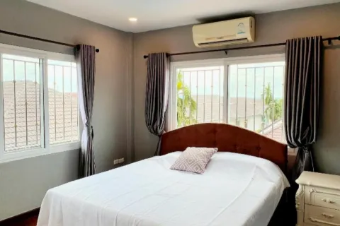 Casa de 5 dormitorios en Pattaya, Tailandia № 155679 - foto 23