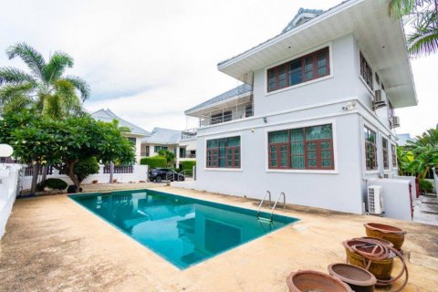 Haus in Hua Hin, Thailand 4 Schlafzimmer № 115363