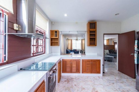 Casa de 4 dormitorios en Hua Hin, Tailandia № 115363 - foto 9